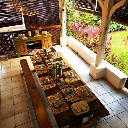 Bed and Breakfast Le Medinilla Bras-Panon Екстер'єр фото