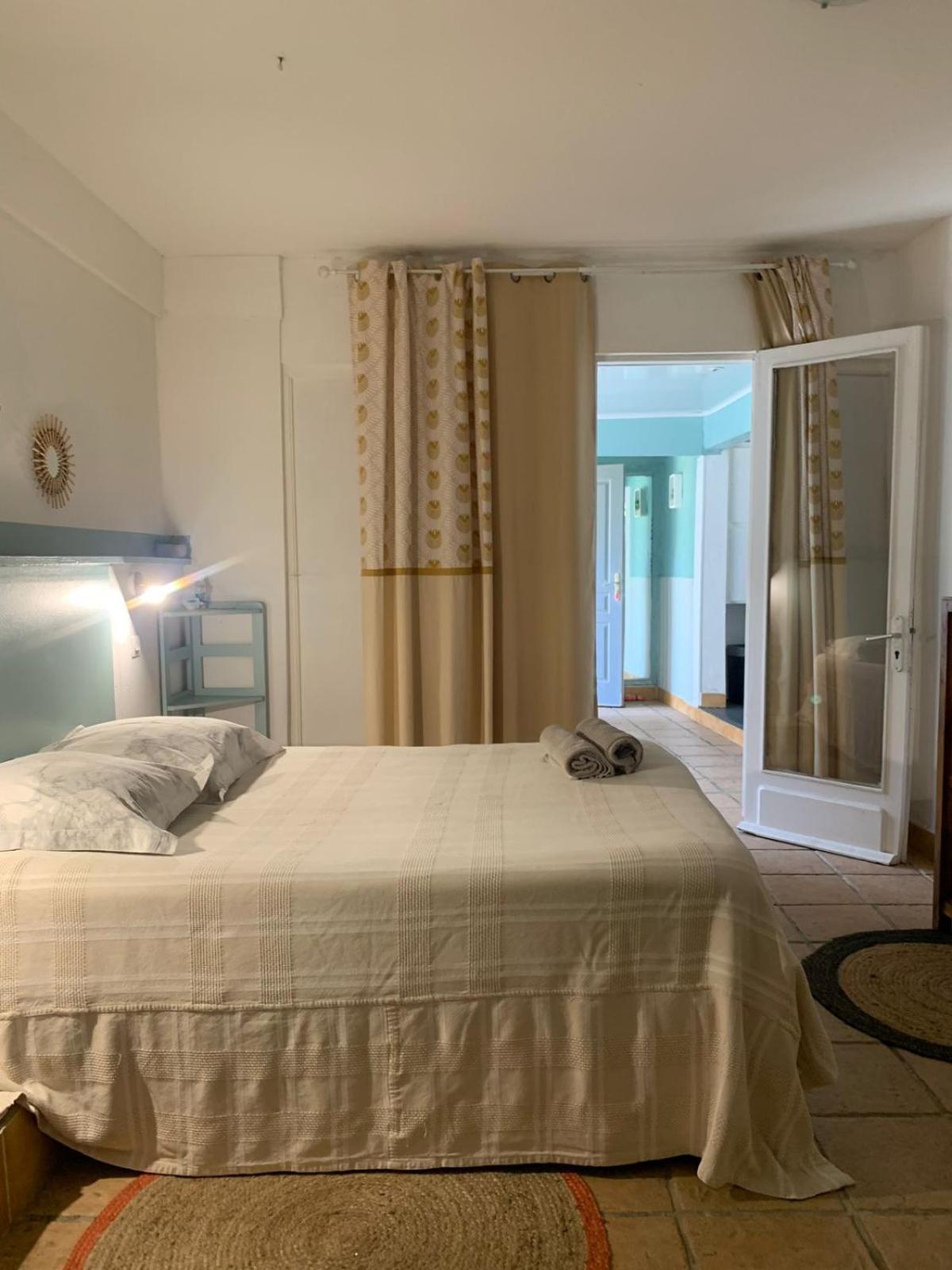 Bed and Breakfast Le Medinilla Bras-Panon Екстер'єр фото